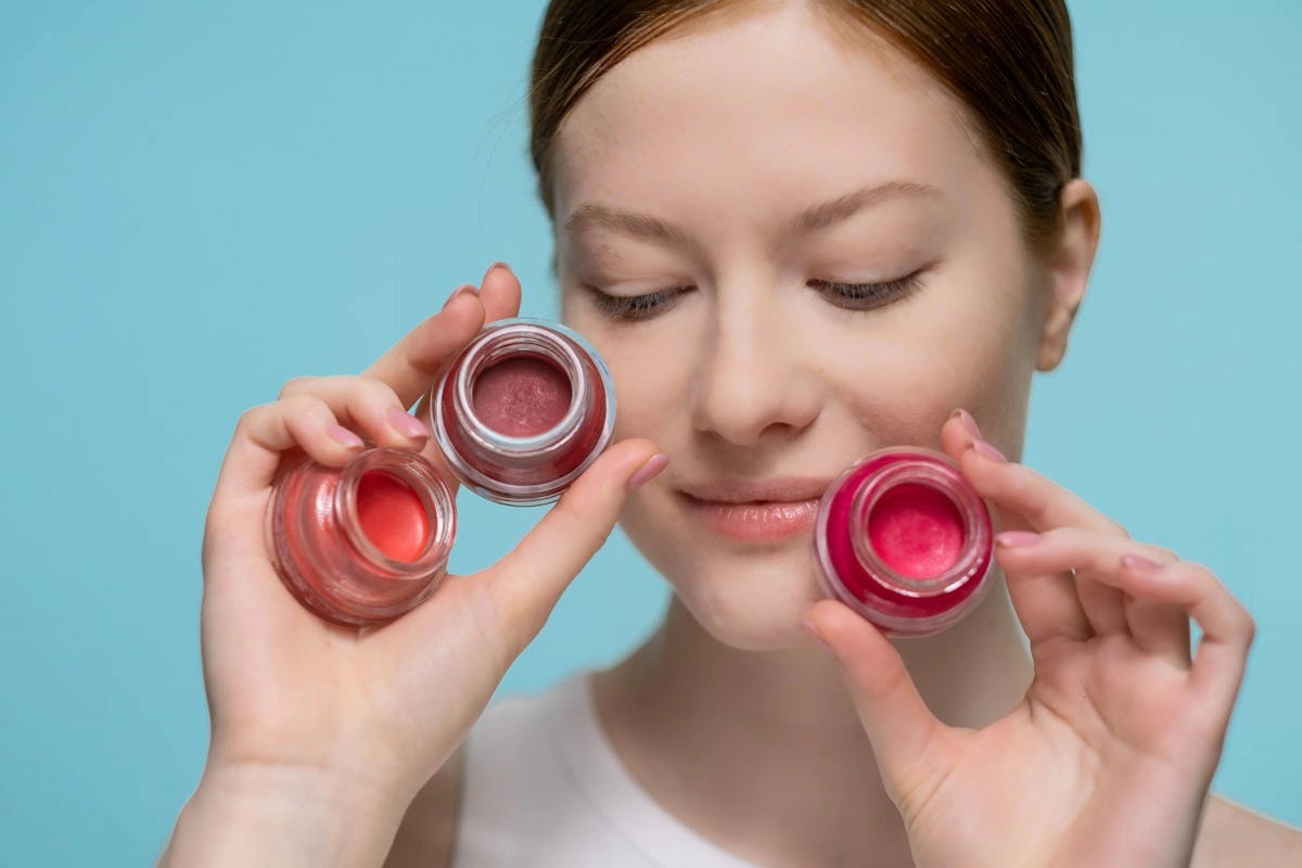 Scopri di più sull'articolo La nuova conquista dei prodotti cosmetici si chiama PH REAGENTE. Tutto quello che c’è da sapere sul make-up che cambia colore
